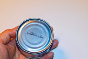 賞味期限切れの缶詰