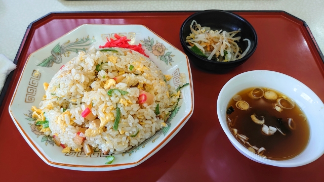 炒飯になぜスープがつく？