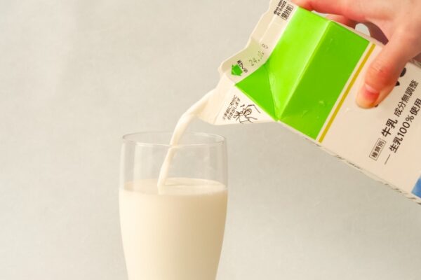 賞味期限切れの牛乳はいつまで飲める？