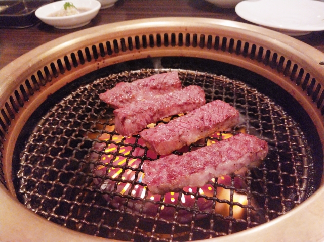 焼肉接待のマナー!焼く肉の順番や焼き加減のポイントは? | 教えて!知恵袋